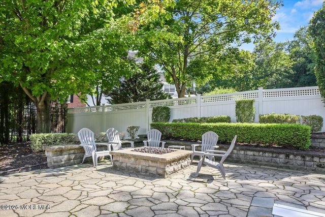 9 Landmark Lane, Marlboro, NJ 07746