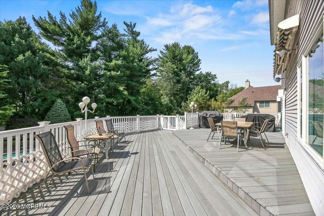 9 Landmark Lane, Marlboro, NJ 07746
