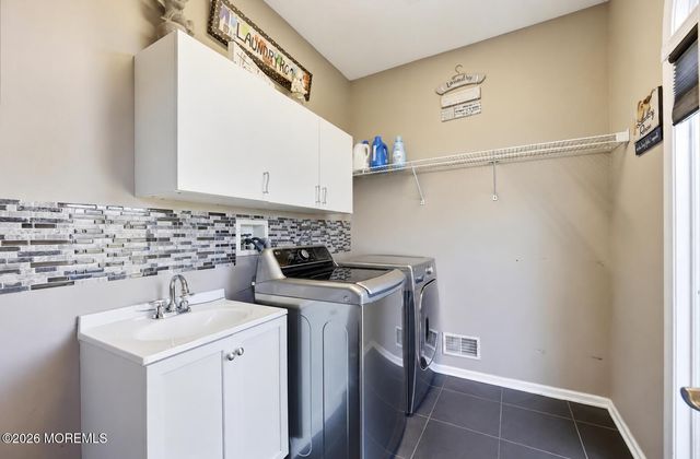 9 Landmark Lane, Marlboro, NJ 07746