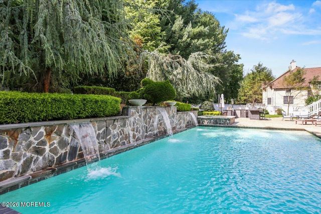 9 Landmark Lane, Marlboro, NJ 07746
