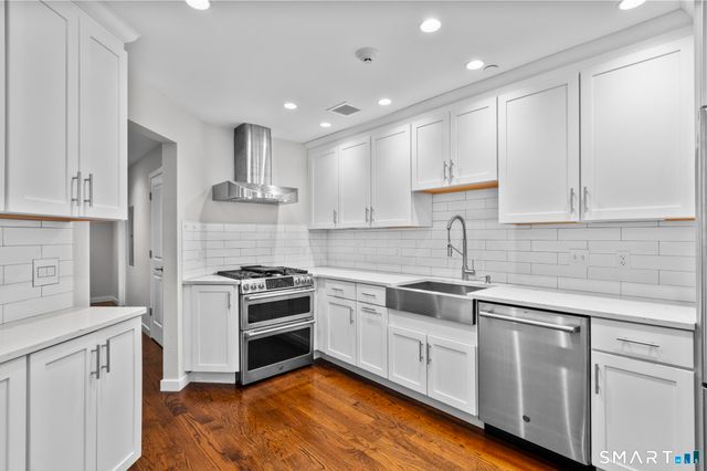 95 Harbour Close 95, New Haven, CT 06519
