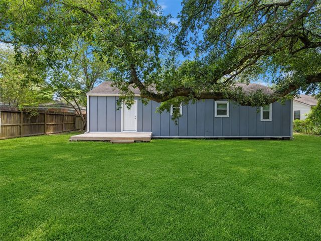12313 23rd Street, Santa Fe, TX 77510