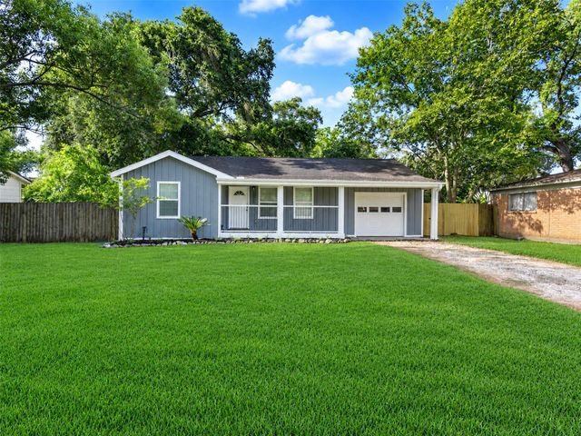 12313 23rd Street, Santa Fe, TX 77510