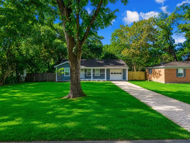 12313 23rd Street, Santa Fe, TX 77510