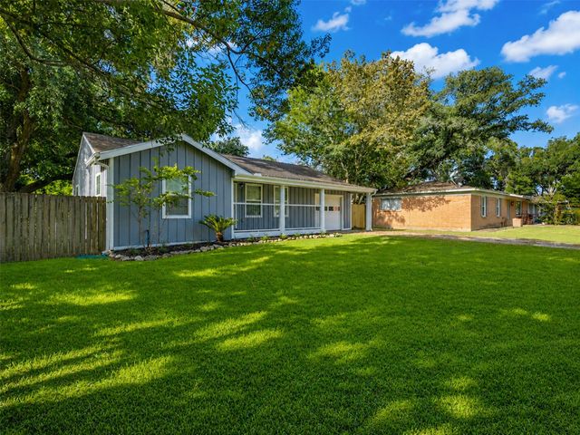 12313 23rd Street, Santa Fe, TX 77510