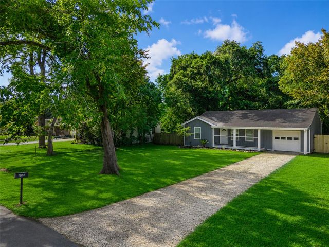 12313 23rd Street, Santa Fe, TX 77510