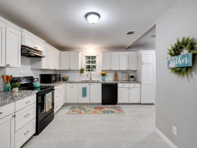 12313 23rd Street, Santa Fe, TX 77510