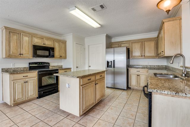 14 Enchanted Court, Mansfield, TX 76063