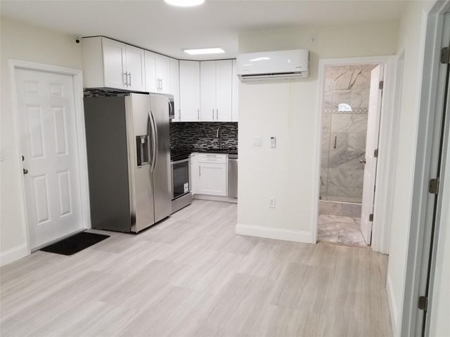 4217 SW 61st Avenue, Davie, FL 33314