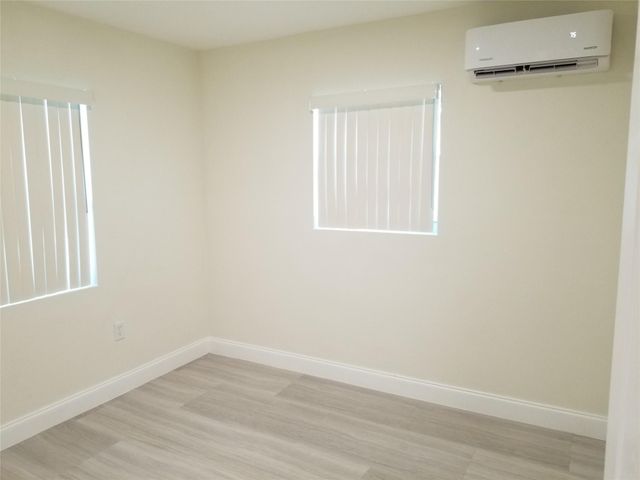 4217 SW 61st Avenue, Davie, FL 33314