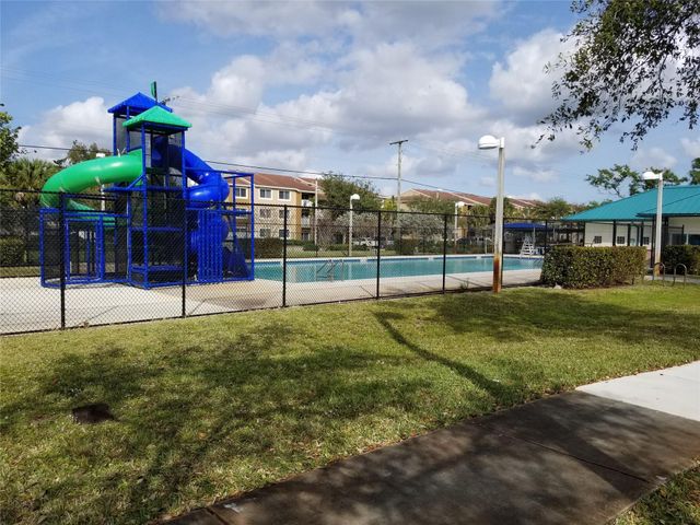 4217 SW 61st Avenue, Davie, FL 33314