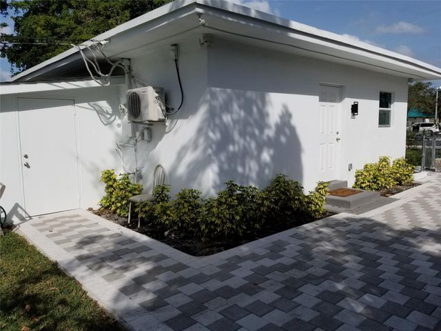 4217 SW 61st Avenue, Davie, FL 33314