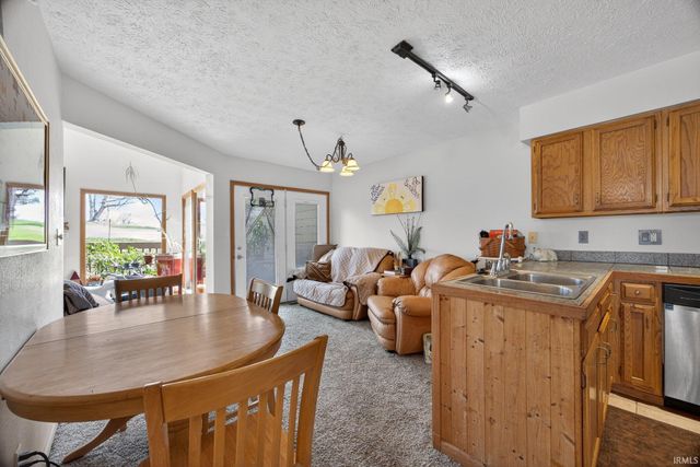 9557 S Lake Ridge Dr Unit 140, Bloomington, IN 47401