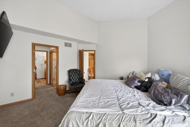 9557 S Lake Ridge Dr Unit 140, Bloomington, IN 47401