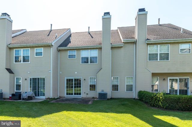 2801 HARVARD CT, North Wales, PA 19454