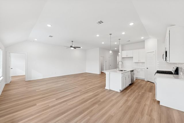 982 Garden Path Drive, Willis, TX 77378