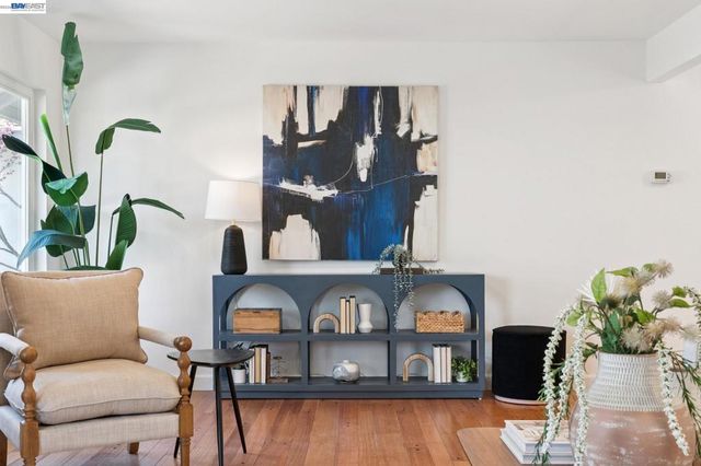 13048 Brookpark Rd, Oakland, CA 94619