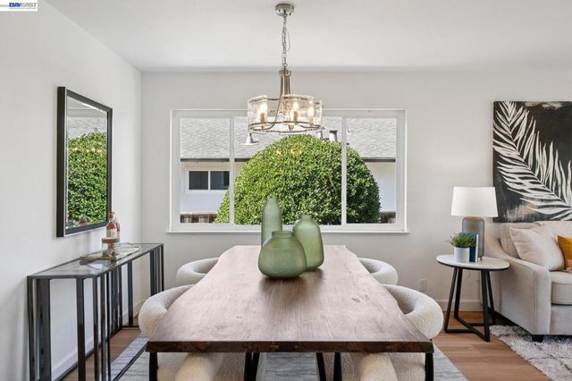 13048 Brookpark Rd, Oakland, CA 94619