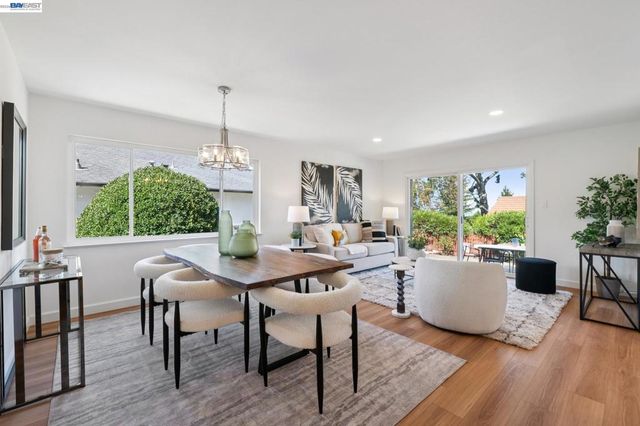 13048 Brookpark Rd, Oakland, CA 94619