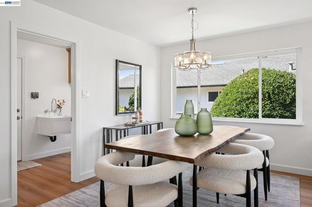 13048 Brookpark Rd, Oakland, CA 94619