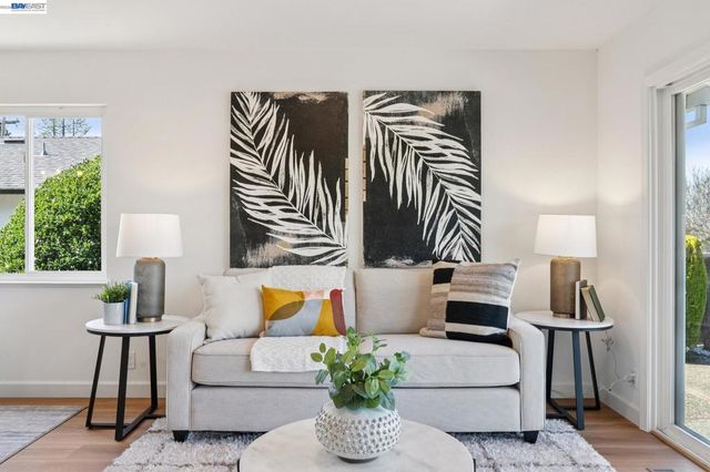 13048 Brookpark Rd, Oakland, CA 94619