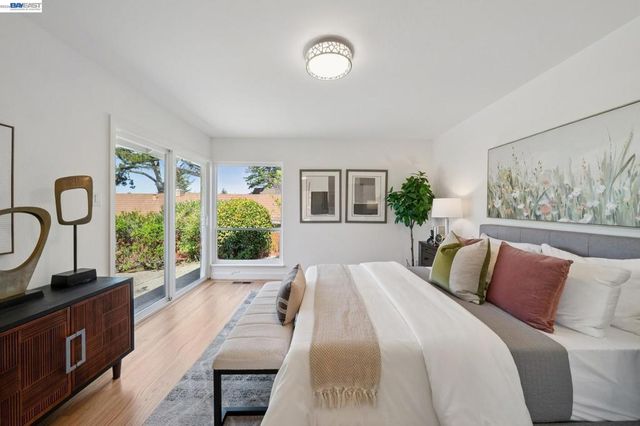 13048 Brookpark Rd, Oakland, CA 94619