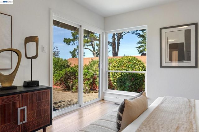 13048 Brookpark Rd, Oakland, CA 94619