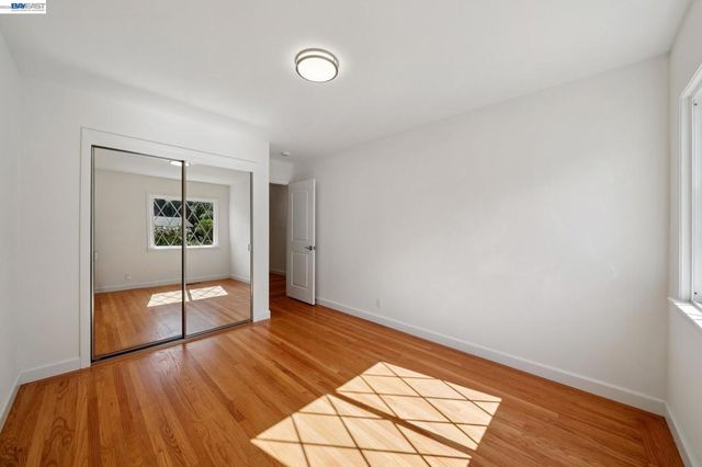 13048 Brookpark Rd, Oakland, CA 94619