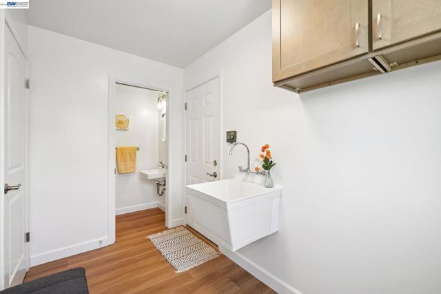 13048 Brookpark Rd, Oakland, CA 94619