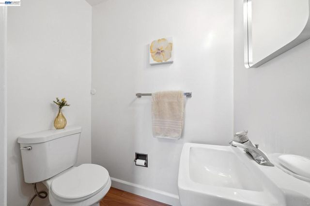 13048 Brookpark Rd, Oakland, CA 94619