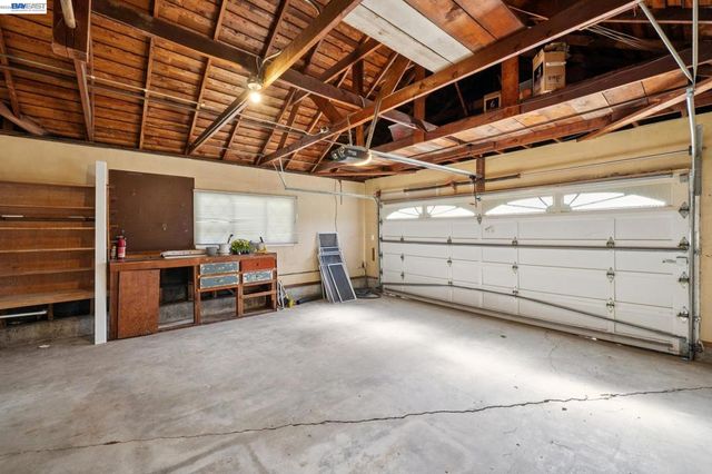 13048 Brookpark Rd, Oakland, CA 94619