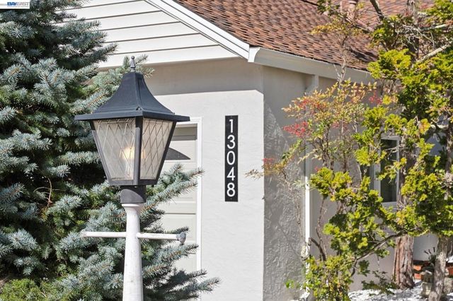 13048 Brookpark Rd, Oakland, CA 94619