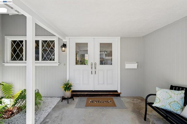 13048 Brookpark Rd, Oakland, CA 94619