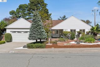 13048 Brookpark Rd, Oakland, CA 94619