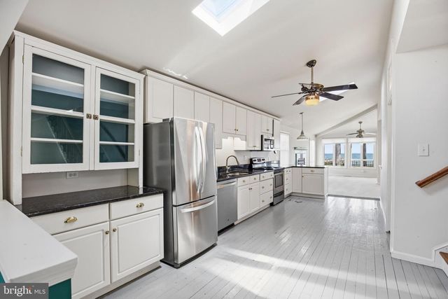 890 LINDEN AVE, North Beach, MD 20714