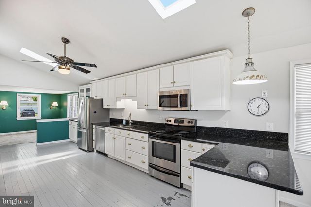 890 LINDEN AVE, North Beach, MD 20714