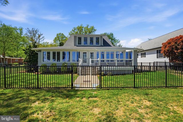 890 LINDEN AVE, North Beach, MD 20714