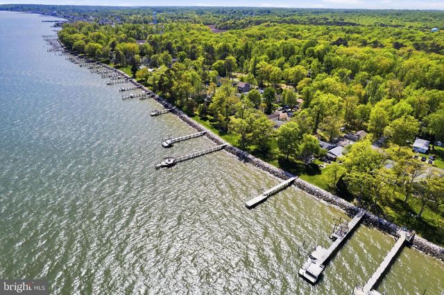 890 LINDEN AVE, North Beach, MD 20714