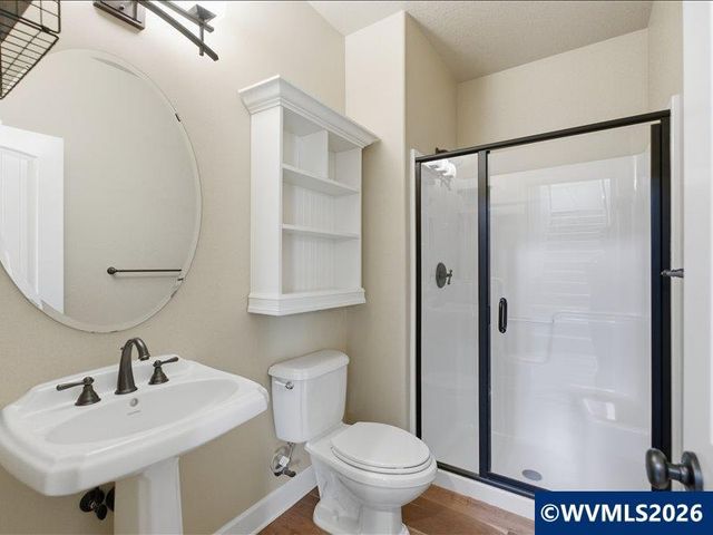 5810 Pikes Pass St SE, Salem, OR 97306