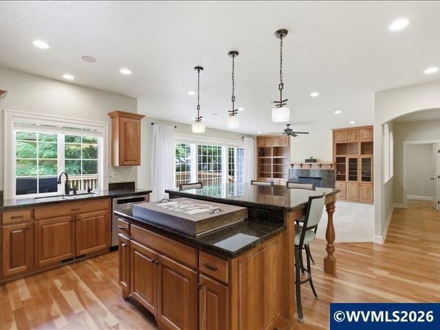 5810 Pikes Pass St SE, Salem, OR 97306