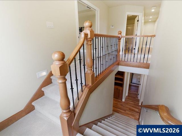 5810 Pikes Pass St SE, Salem, OR 97306