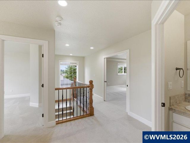 5810 Pikes Pass St SE, Salem, OR 97306