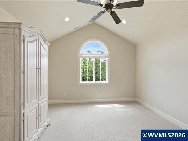 5810 Pikes Pass St SE, Salem, OR 97306