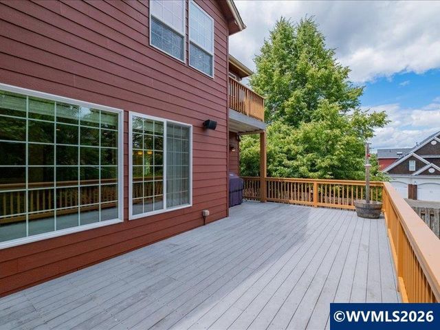 5810 Pikes Pass St SE, Salem, OR 97306