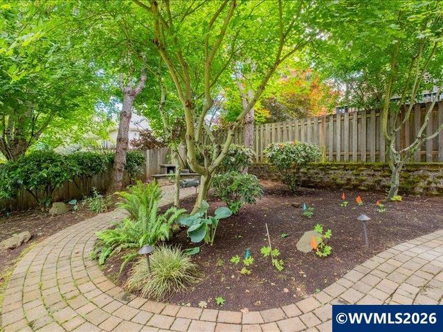 5810 Pikes Pass St SE, Salem, OR 97306