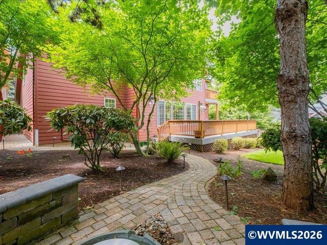 5810 Pikes Pass St SE, Salem, OR 97306