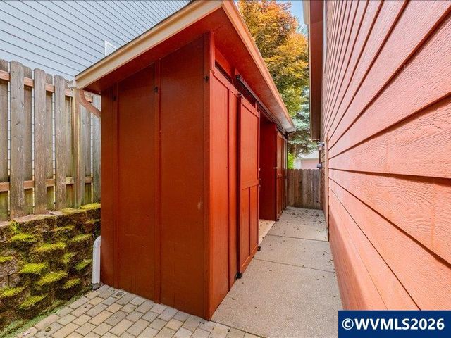 5810 Pikes Pass St SE, Salem, OR 97306