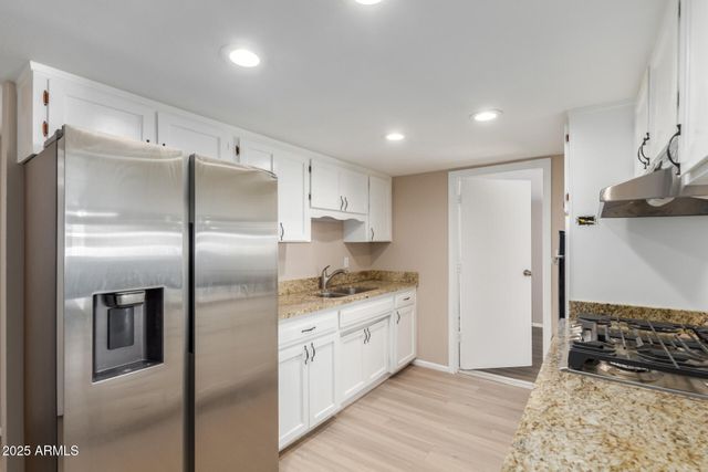 2710 S TERRACE Road, Tempe, AZ 85282