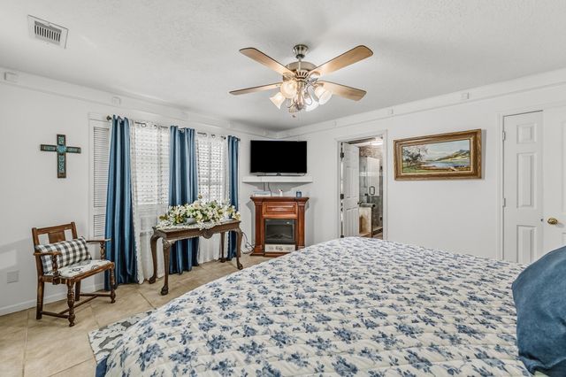 47 D Dana Drive, New Waverly, TX 77358