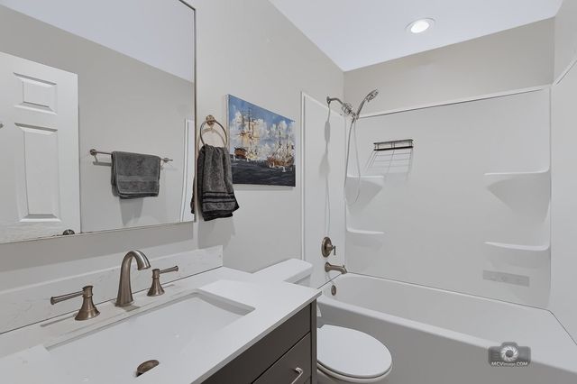 707 E 9th Street, Lockport, IL 60441